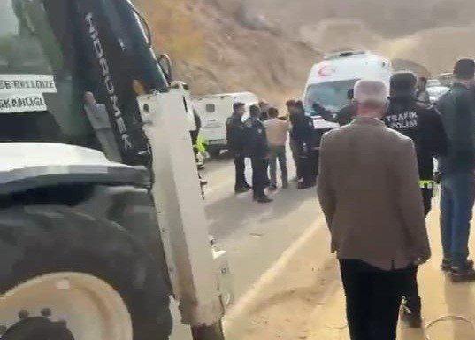 Malatya’da minibüs devrildi: 3 kişi yaralandı