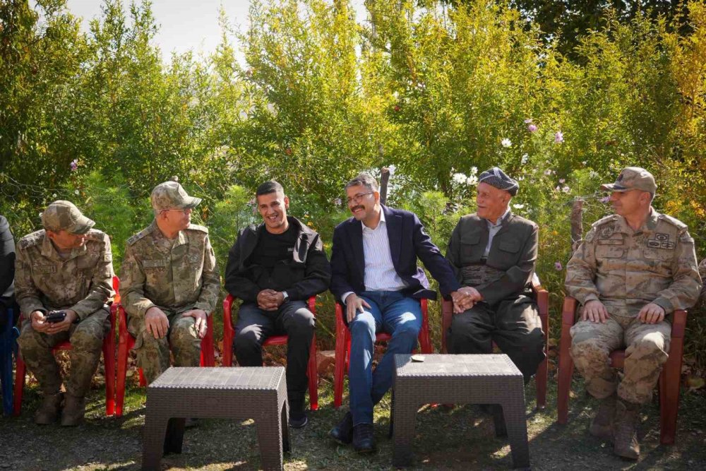 Korgeneral Topaloğlu gaziyi köyünde ziyaret etti