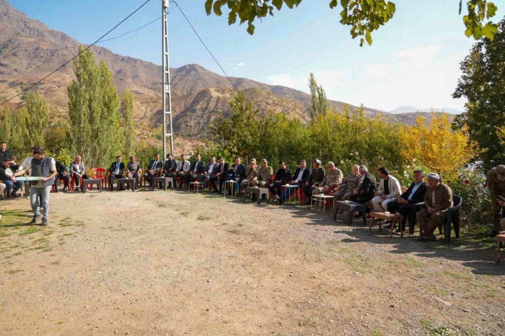 Korgeneral Topaloğlu gaziyi köyünde ziyaret etti
