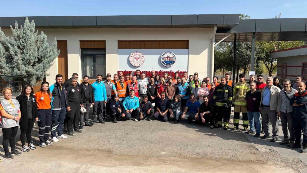 Diyarbakır’da yapılan deprem tatbikatı gerçeği aratmadı