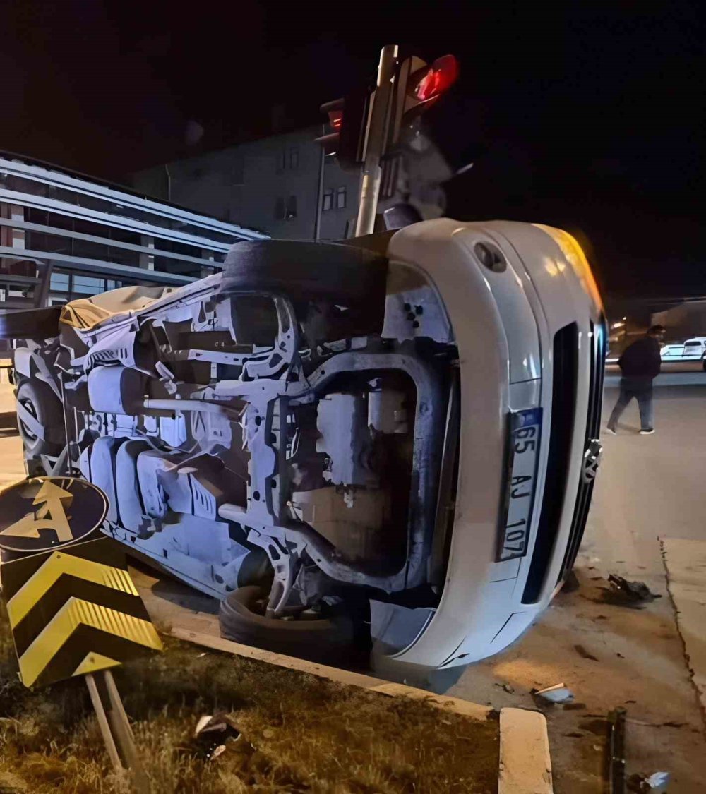 Van’da trafik kazası: 3 kişi yaralandı