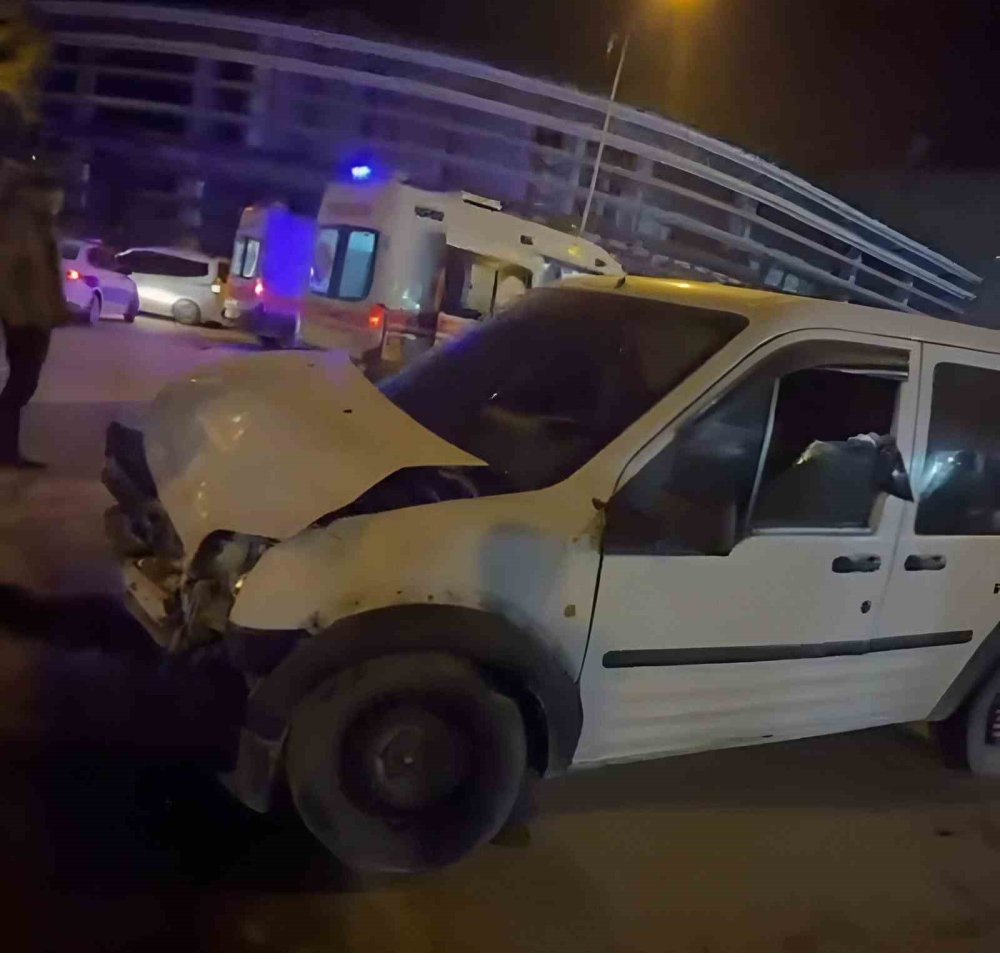 Van’da trafik kazası: 3 kişi yaralandı