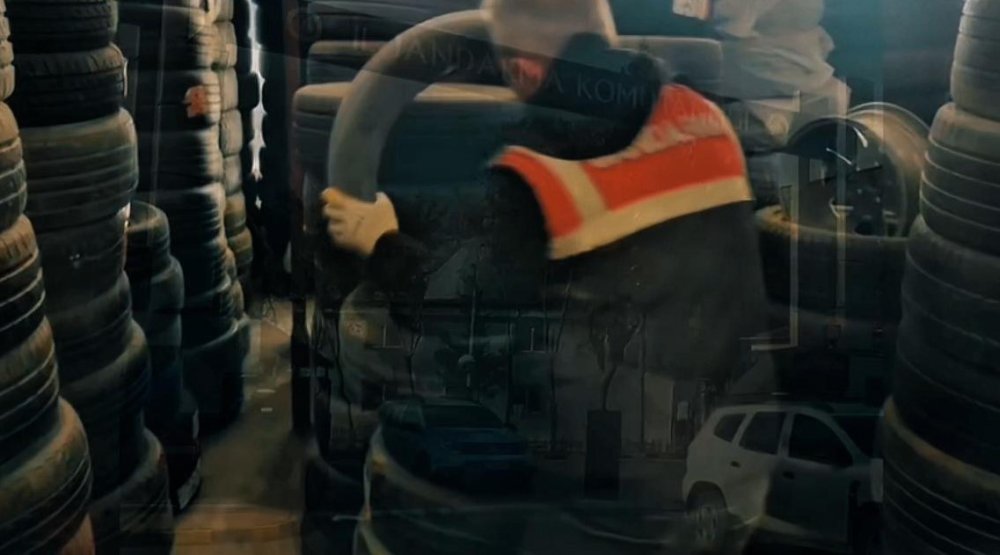 Araba lastiklerinin içinde yüzlerce uyuşturucu hap ele geçirildi