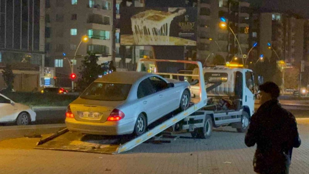 Arabasına binerken silahlı saldırıya uğradı: 1 ölü