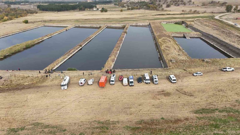 Yüksekova'da görevli kayıp polisi arama çalışmaları sürüyor