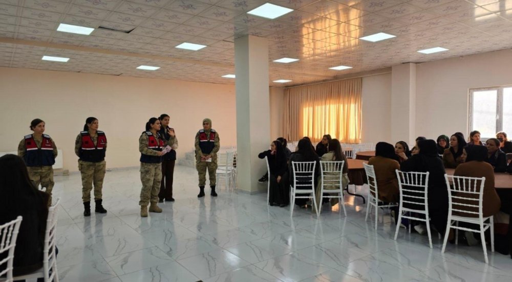 Esendere'de kadın güvenlik güçlerinden KADES tanıtımı