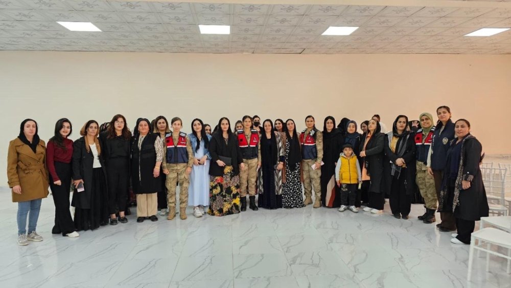 Esendere'de kadın güvenlik güçlerinden KADES tanıtımı