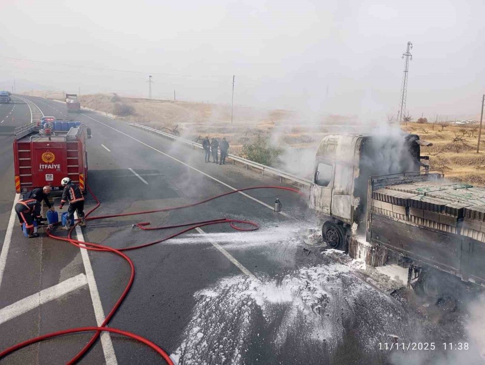 Malatya yolunda tır yangını