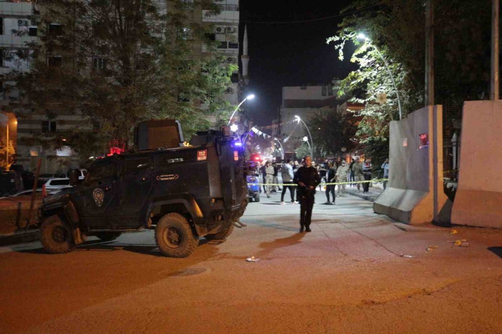 Cizre’de adliye önünde silahlı saldırı: 1 kişi hayatını kaybetti