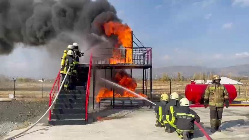 EBYÜ Üzümlü MYO öğrencilerine uygulamalı temel itfaiyecilik eğitimi