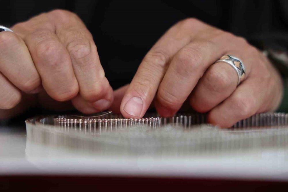 Hobisini sanata dönüştürdü, 500’ü aşkın eseriyle Türkiye’nin sayılı filografi ustalarından biri oldu