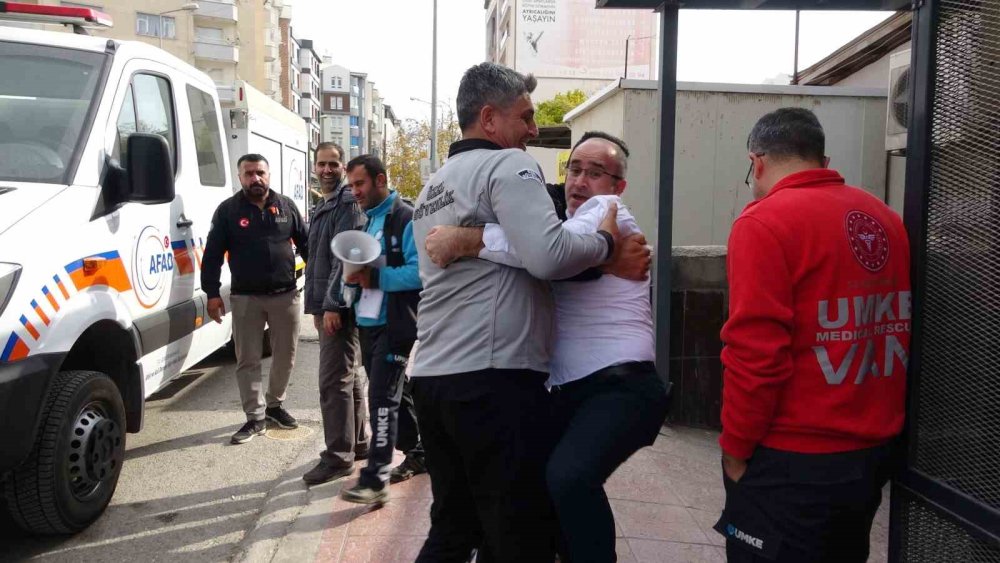 Lokman Hekim Hastanesinde deprem tatbikatı yapıldı