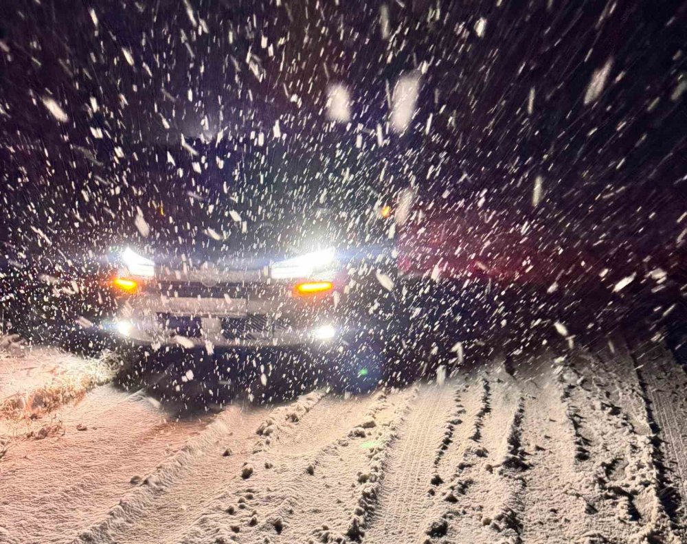 Darende'de kar yağışı etkili oluyor