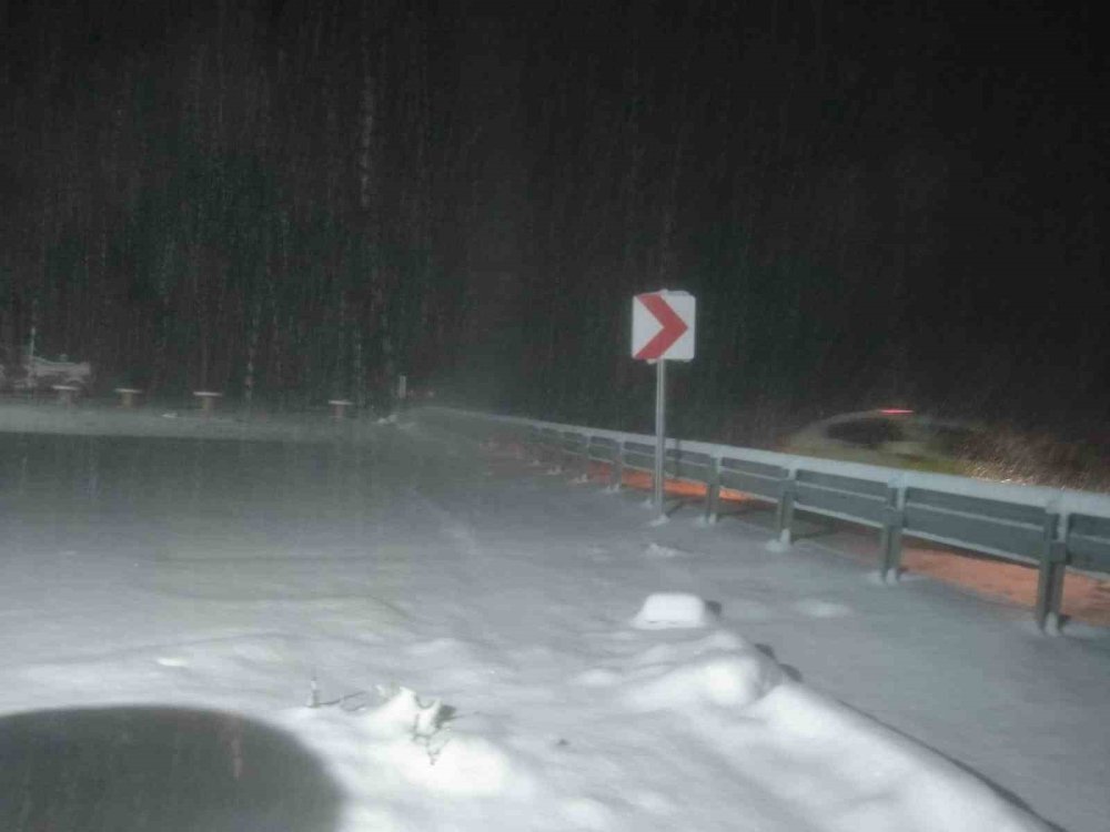 Malatya’da kar yağışı ulaşımı olumsuz etkiledi