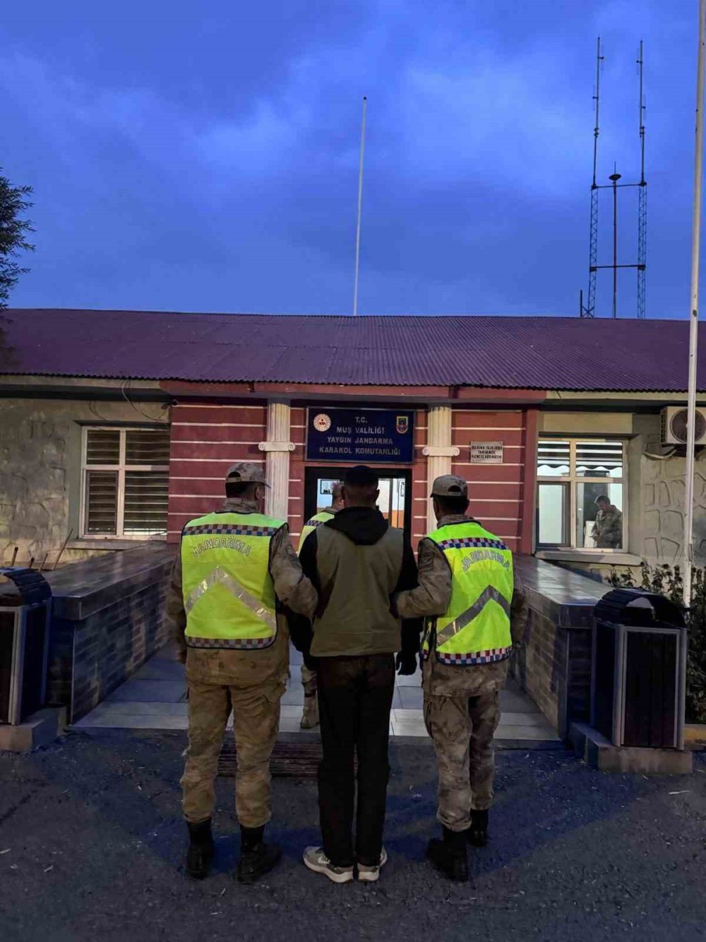 Muş’ta eve silahlı saldırı: 2 kişi gözaltına alındı