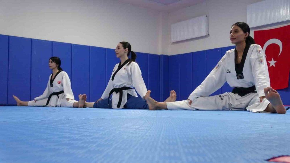 Vakit geçirsinler diye salona götürdüğü 3 kızı milli tekvandocu oldu