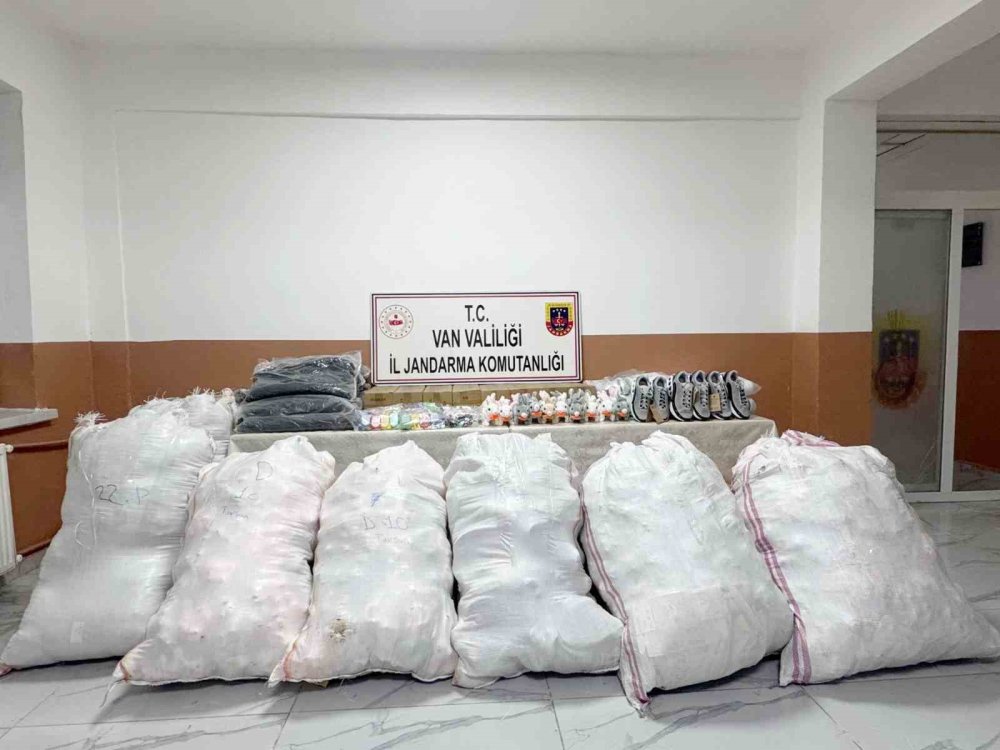 Başkale’de 4 milyon 163 bin TL değerinde kaçak malzeme yakalandı