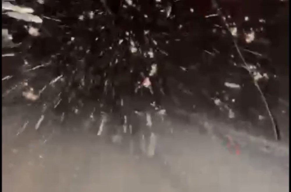 Yüksekova’da Karayolları ekipleri, karla mücadele çalışması yaptı