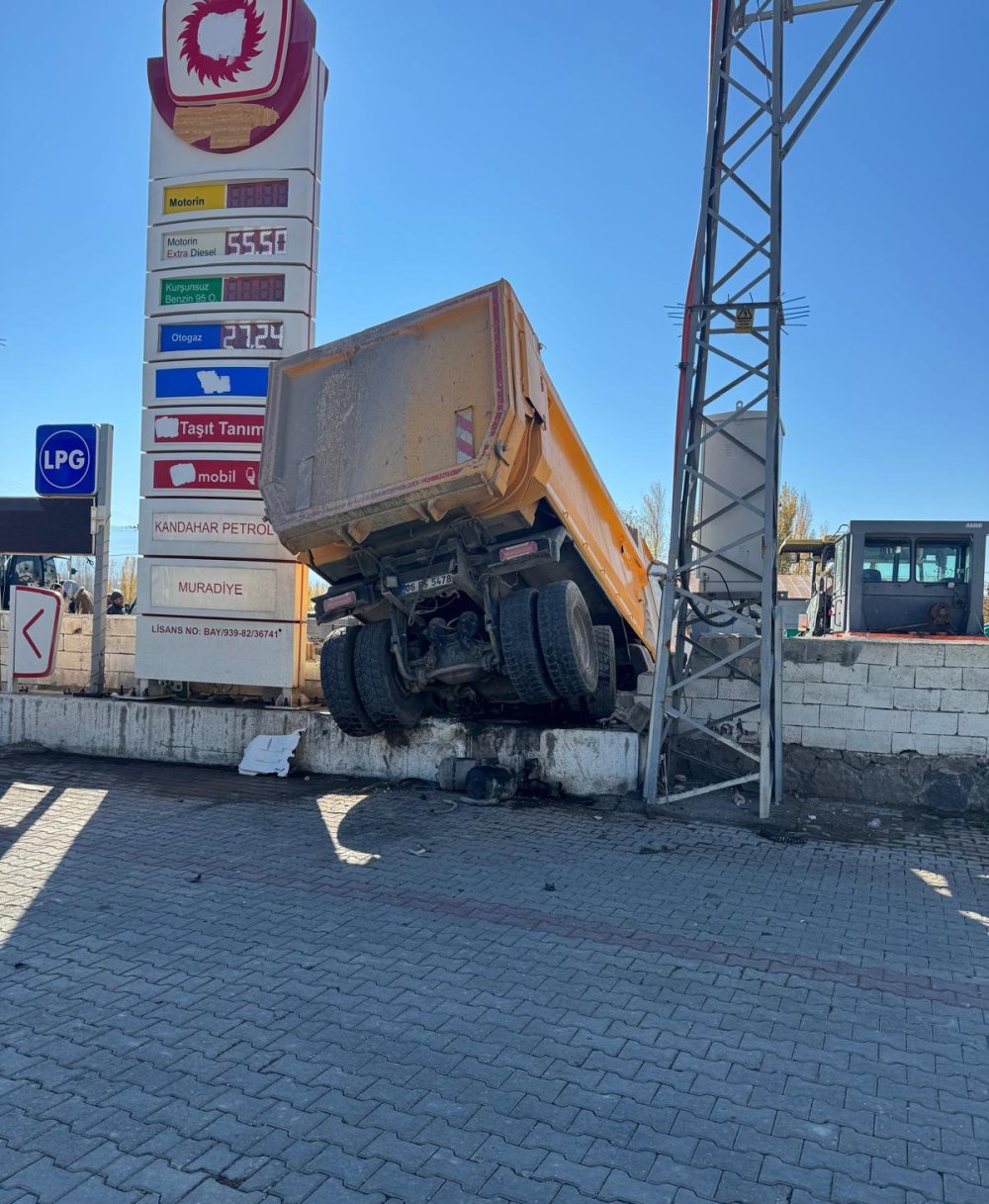 Van’da trafik kazası: 3 yaralı