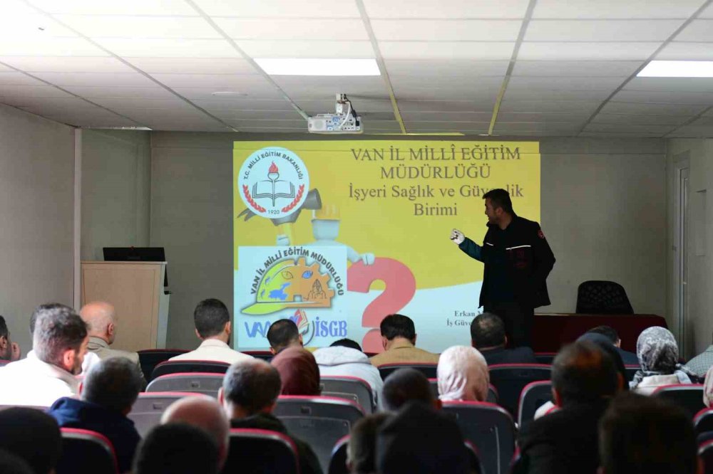 Çatak'ta servis şoförleri ve rehber personellere iş sağlığı ve güvenliği eğitimi verildi