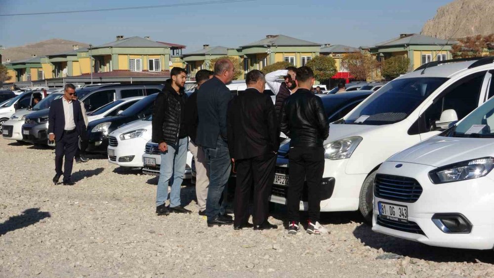 Van'daki açık oto pazarında fiyatlar Türkiye ortalamasının üzerinde
