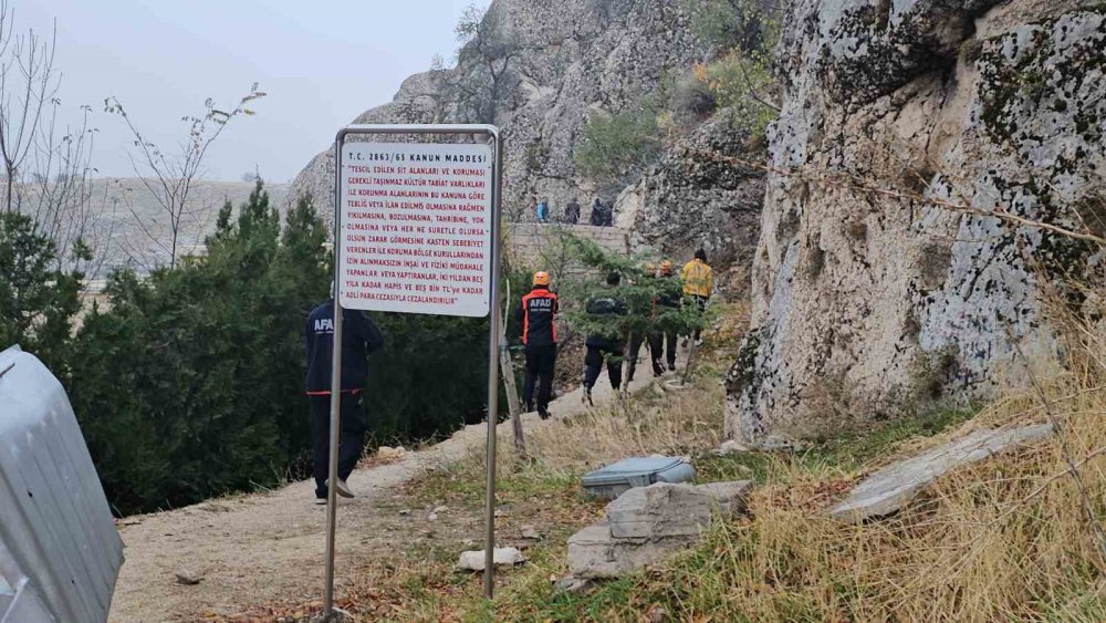 Harput Kalesi’nden kendini boşluğa bırakan kadın hayatını kaybetti