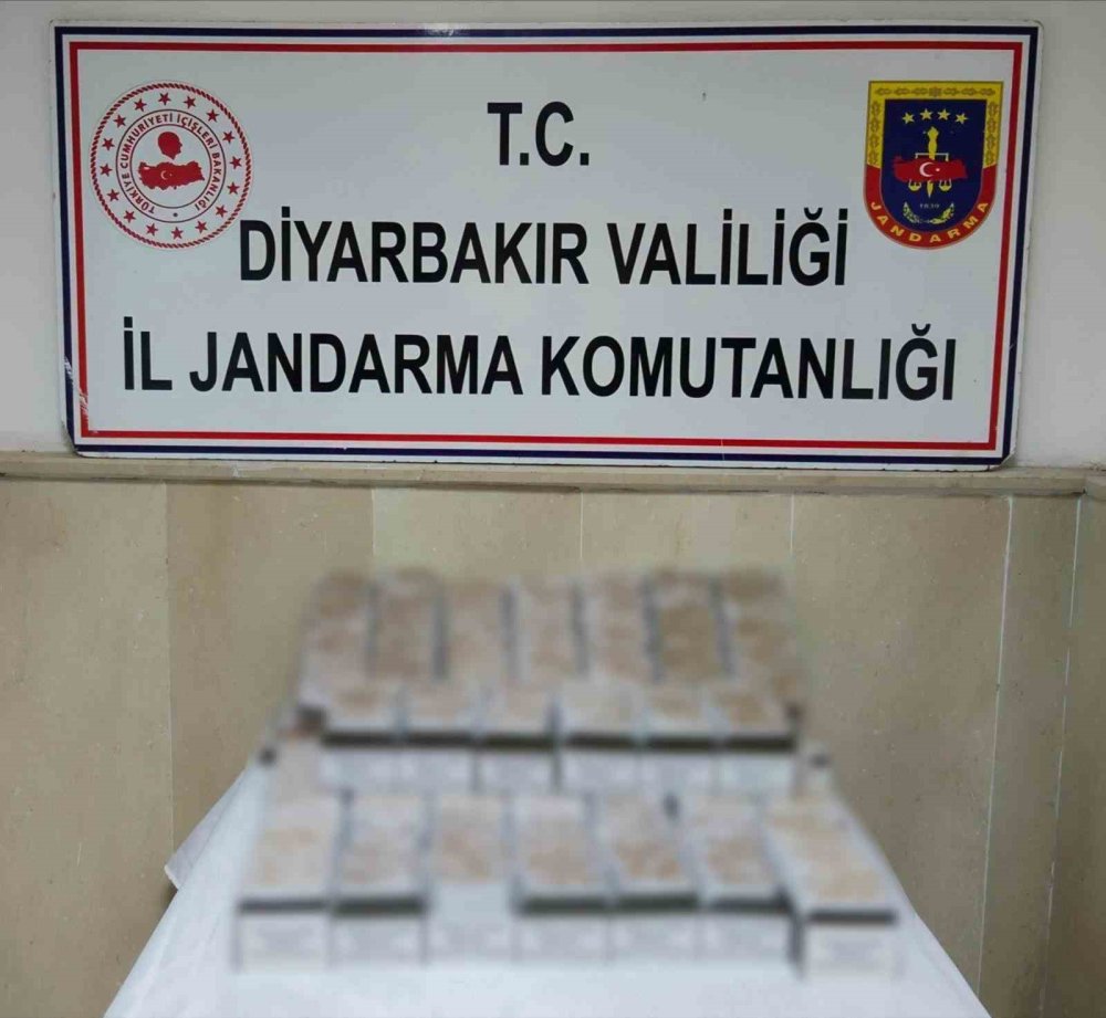 Diyarbakır’da kaçakçılık operasyonları: 10 bin dolu makaron, 3 bin paket sigara ele geçirildi