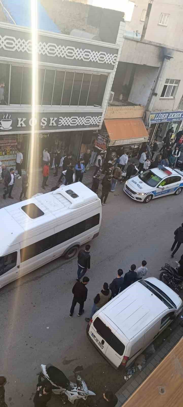 Siirt’te iki grup arasında bıçaklı kavga: 2 kişi yaralandı