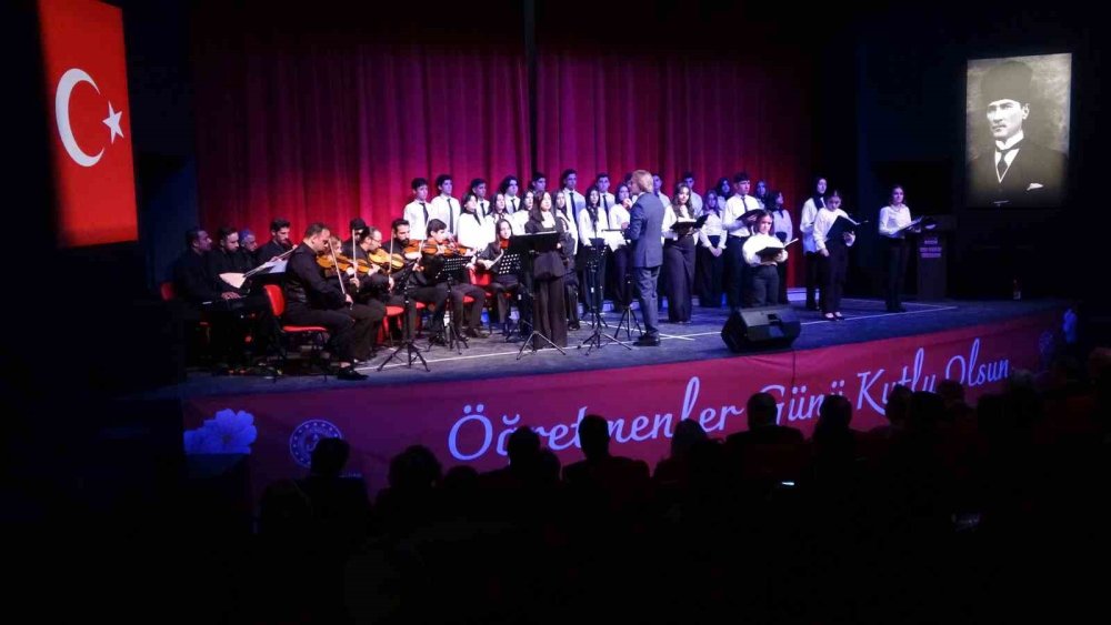 Van’da "24 Kasım Öğretmenler Günü" kutlandı