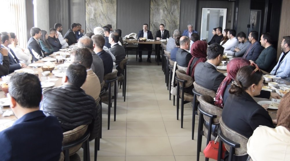 Dicle’de 24 Kasım Öğretmenler Günü kutlandı