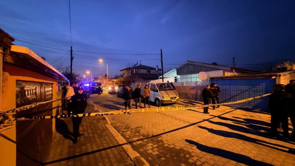Erzincan’da bir evde baba ve oğlu silahla vurulmuş halde ölü bulundu