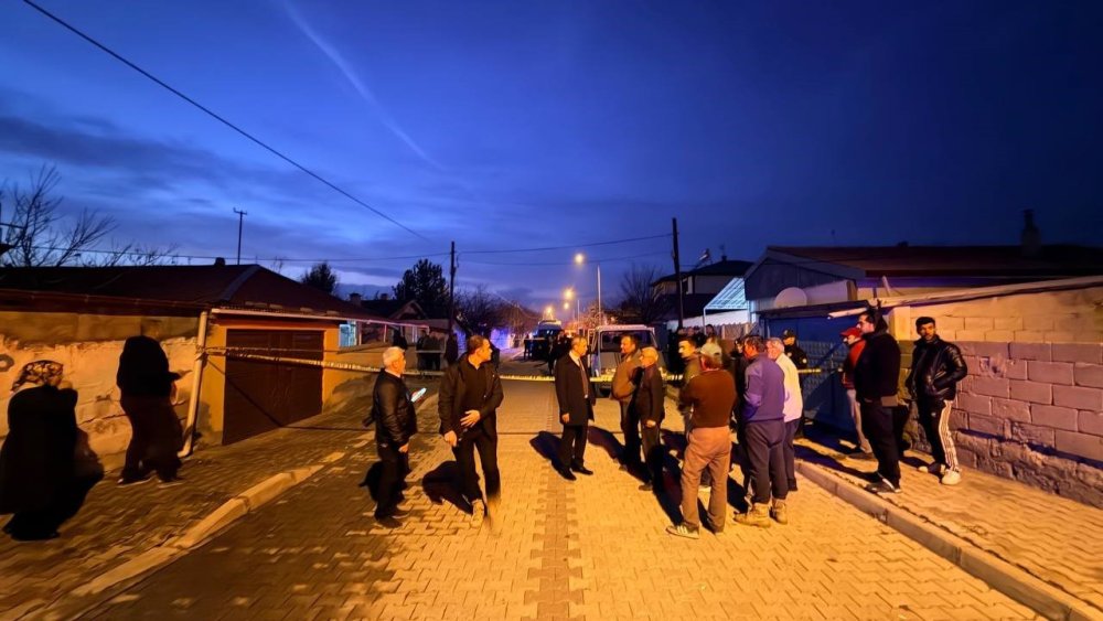 Erzincan’da bir evde baba ve oğlu silahla vurulmuş halde ölü bulundu