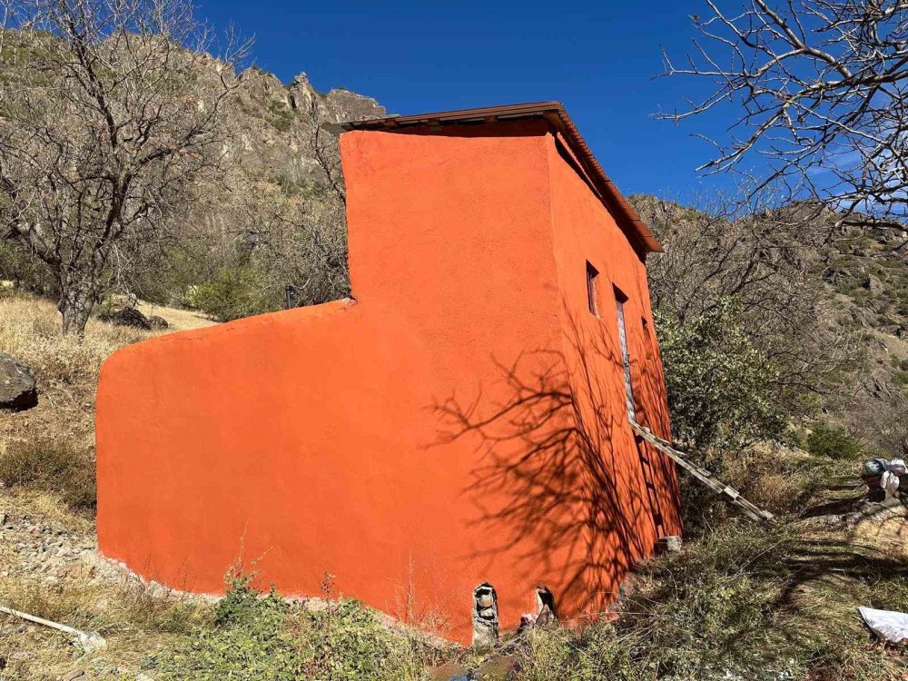 Köylerin içme suyu depoları yenileniyor