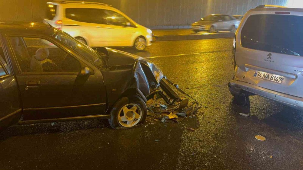 Diyarbakır’da zincirleme kaza: Trafik durma noktasına geldi, 3 kişi yaralandı