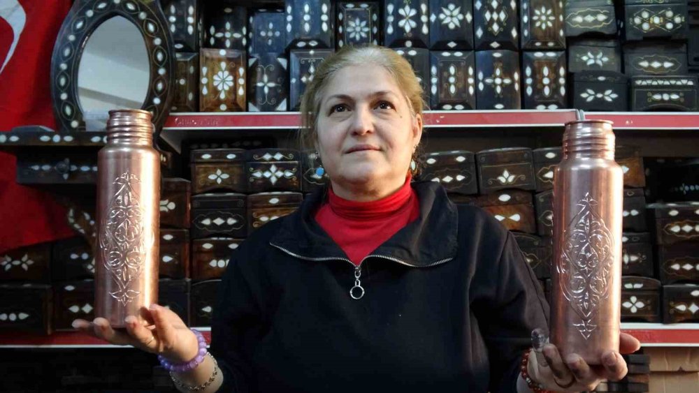 Kadın bakır ustası erkeklere taş çıkartıyor