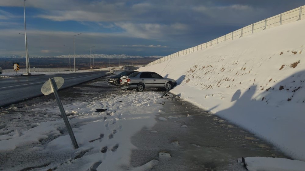 Güzeldere'de zincirleme kaza: 5 yaralı