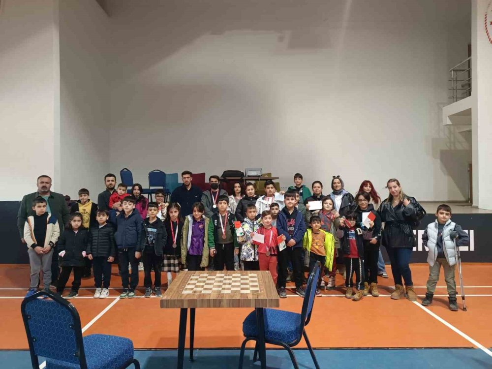 Hakkari’de ‘satranç il birinciliği’ müsabakaları yapıldı