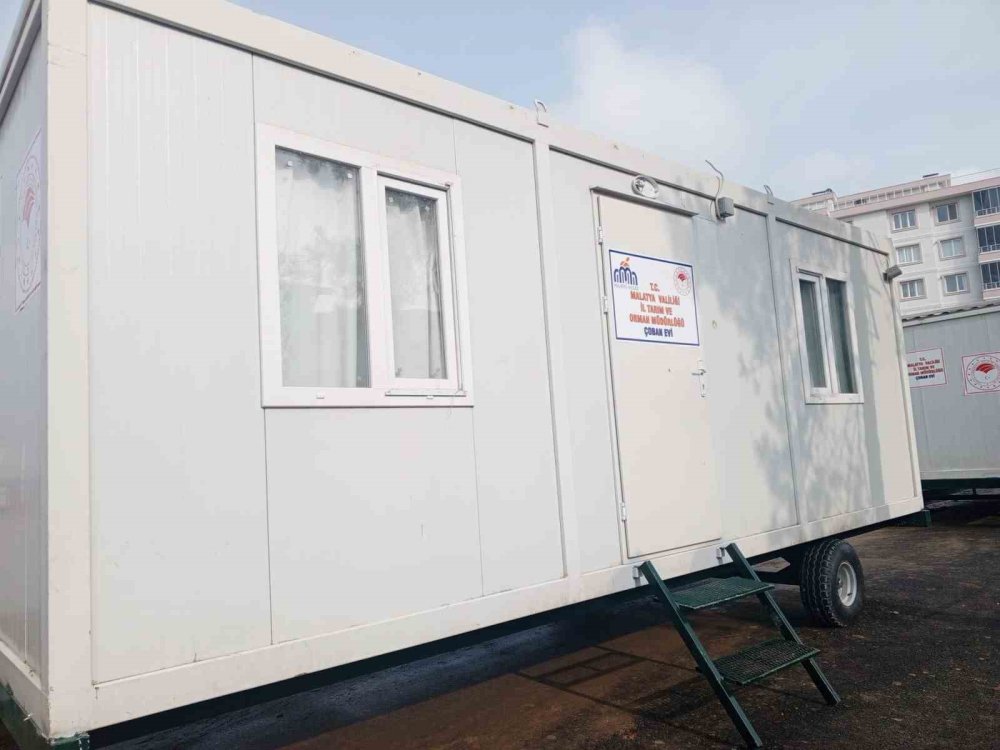 Malatya’da yetiştiricilere çoban evi, akıllı yemlik desteği verildi