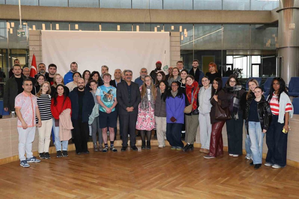 AB’ye üye 13 ülkeden gelen gençler Diyarbakır’ı gezdi