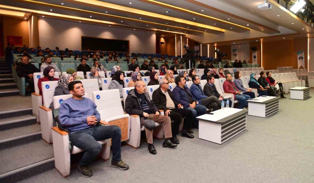 Fanatizmin, kitle hareketlerine ve toplumsal değişime etkisi konferansı
