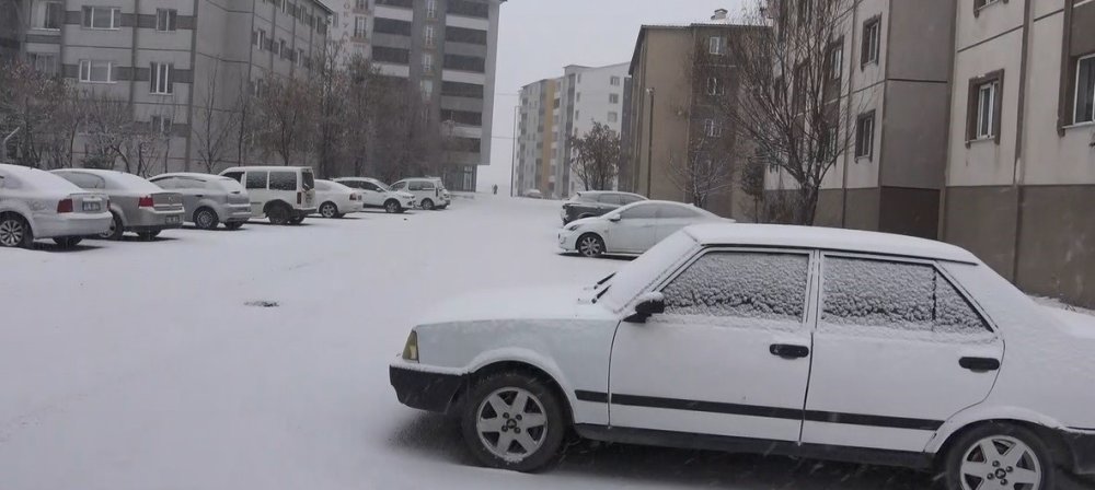 Bitlis beyaza büründü