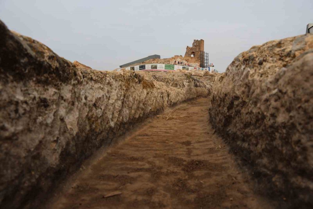 3 bin yıllık Zerzevan Kalesi'ne bir yılda 400 bin kişi çıktı
