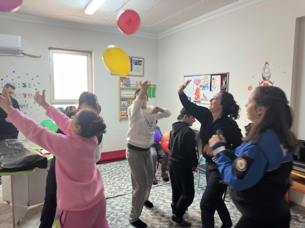 Cizre'de polisten özel çocuklara anlamlı etkinlik