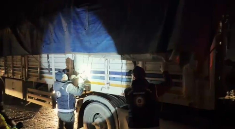 Tır dorsesinde 31 göçmen yakalandı