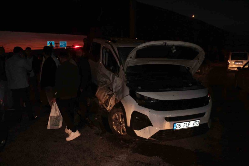 Cizre'de freni boşalan vinç 6 araca çarptı: 7 yaralı