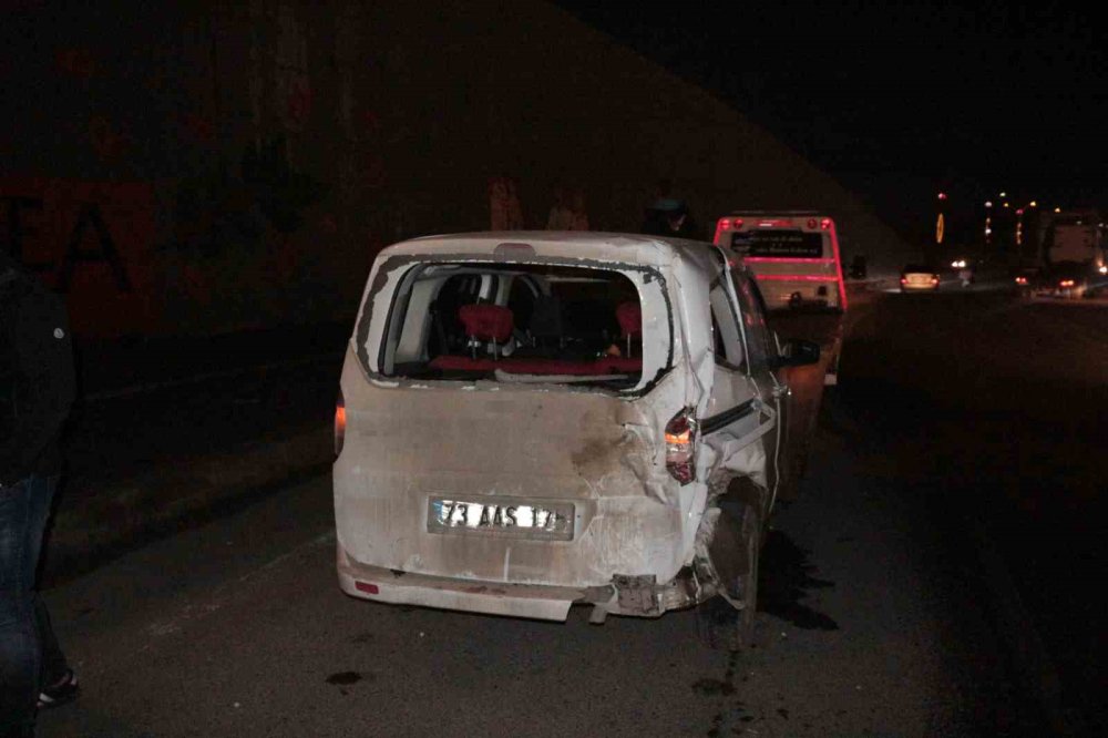 Cizre'de freni boşalan vinç 6 araca çarptı: 7 yaralı