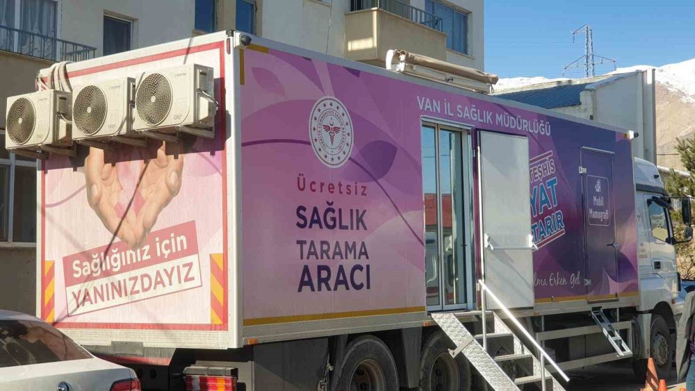 Mobil kanser tarama aracı Başkale ilçesinde