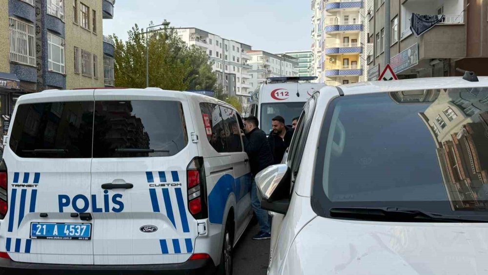 Sinir krizi geçiren anne 2 aylık bebeğini pencereden attı