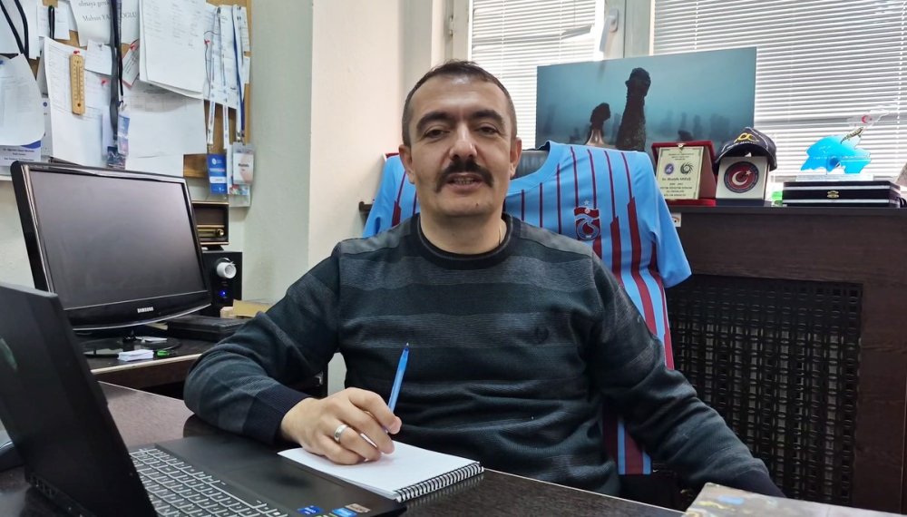 Van Gölü yüzeyindeki köpüklenme şaşırttı