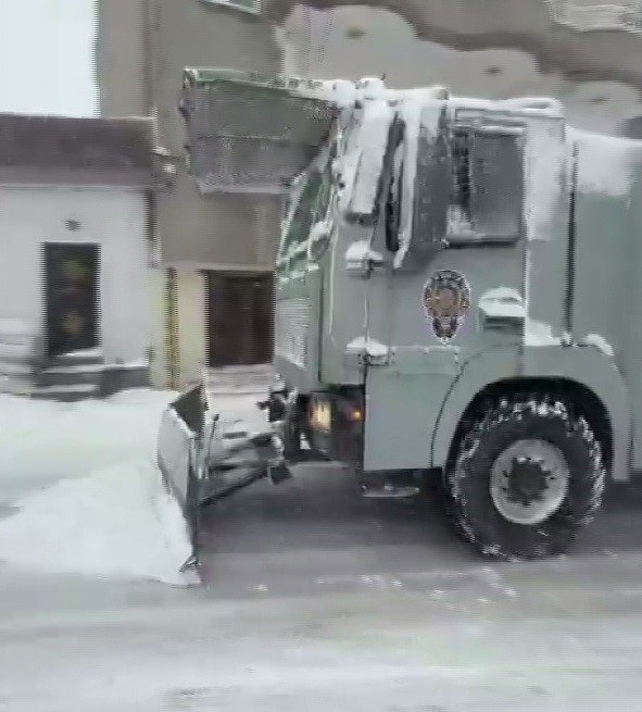 Şırnak’ta polis mahsur kalan vatandaşların yardımına koştu